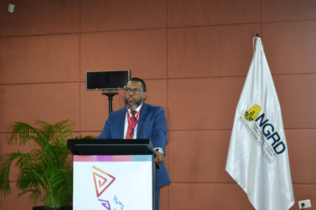 Mr Ronald Jackson facilitating a group discussion at the Bill & Melinda Gates Foundation side event during the 6th Regional Platform on DRR in Cartagena, Columbia 